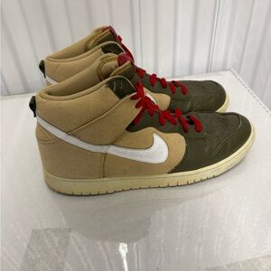 Nike dunk jersey gold High-Top Sneakers with Red Laces size 12 men’s
